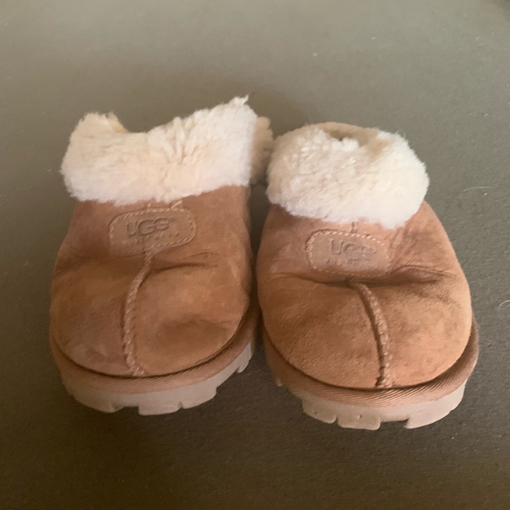 Ugg Australia slippers size 8!!